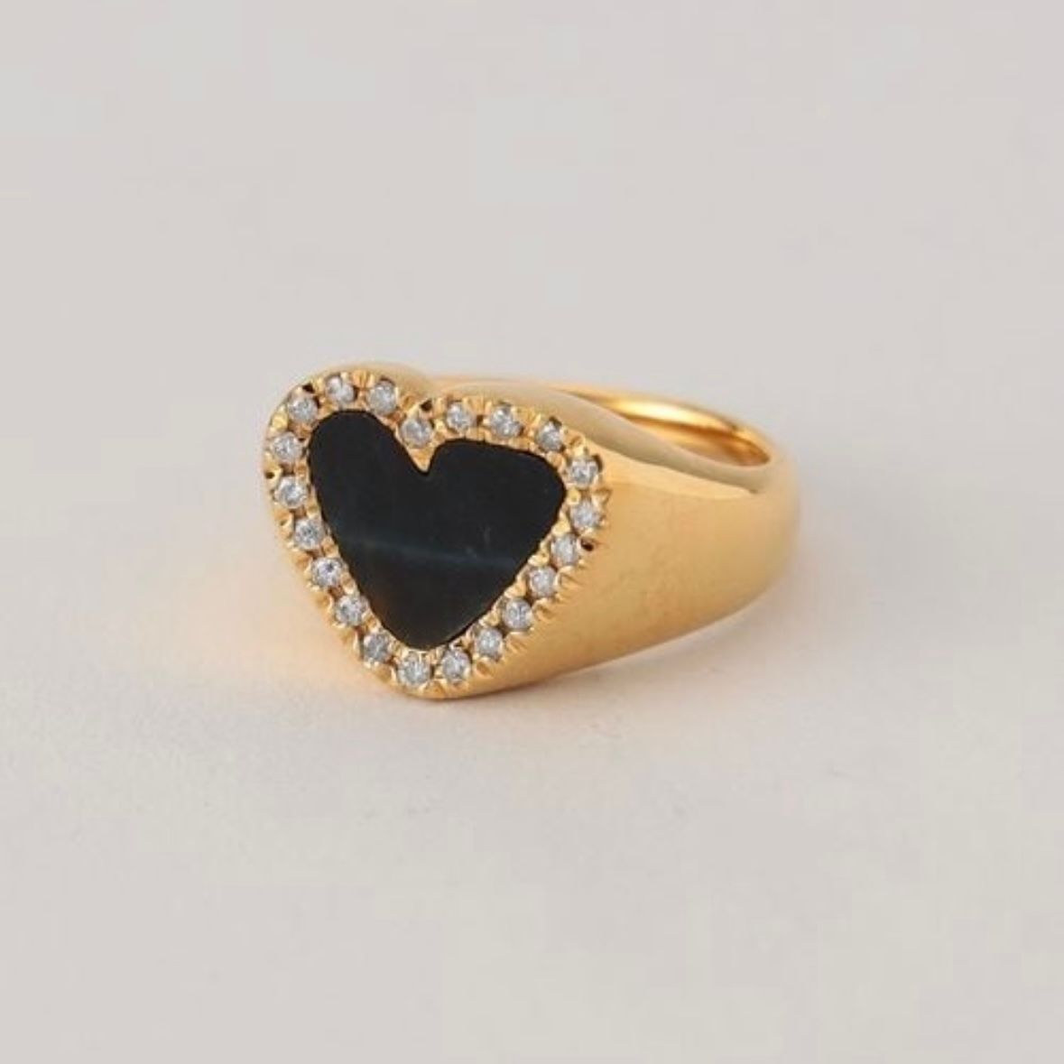 【お取り寄せ注文可能】Diamond Heart Stone Ring(BLACK×GOLD)