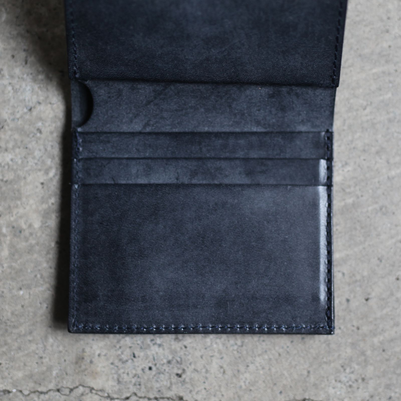【再販売通知受付可能】Flap Wallet(NAVY)