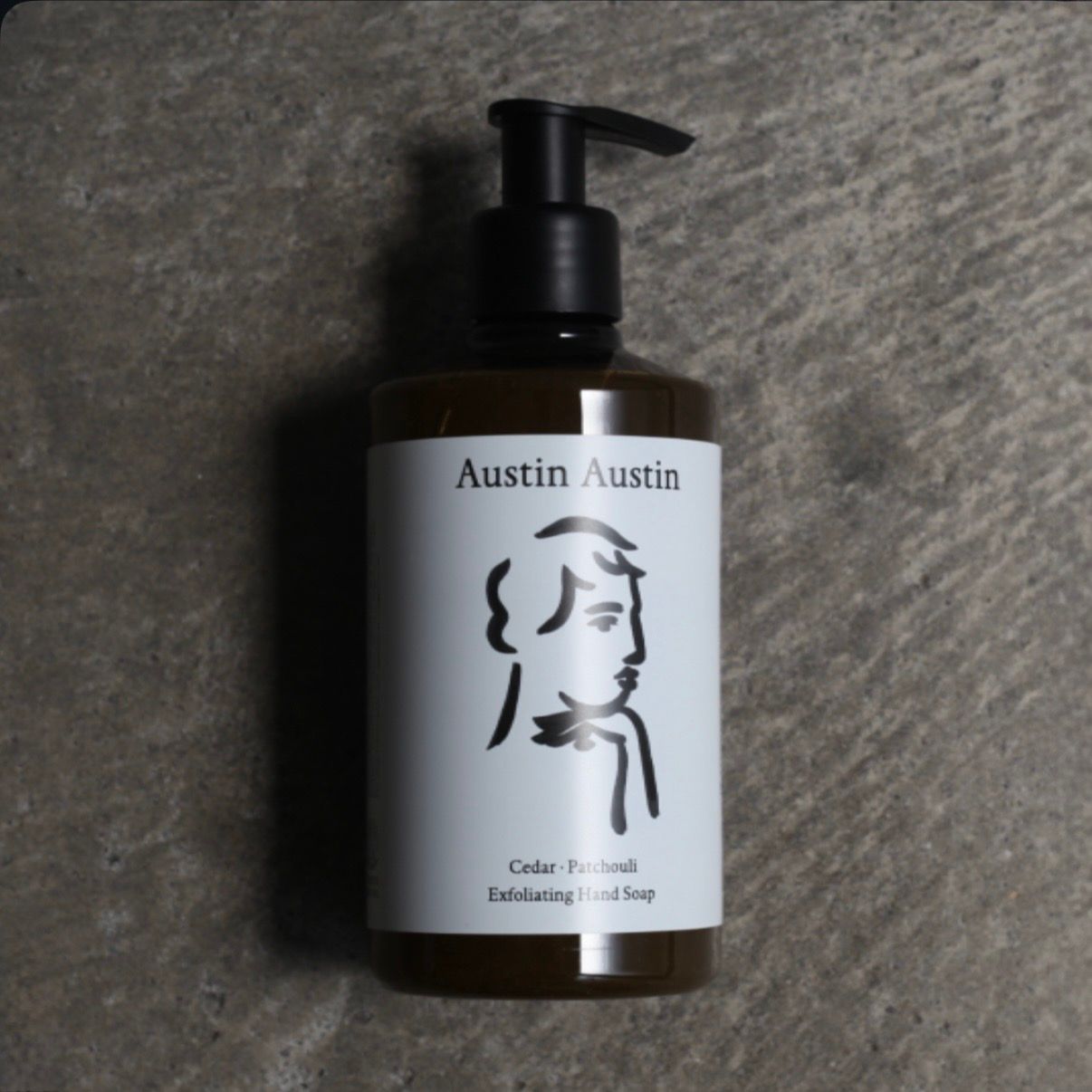 【残りわずか】Cedar & Patchouli Exfoliating Hand Soap(300ml)