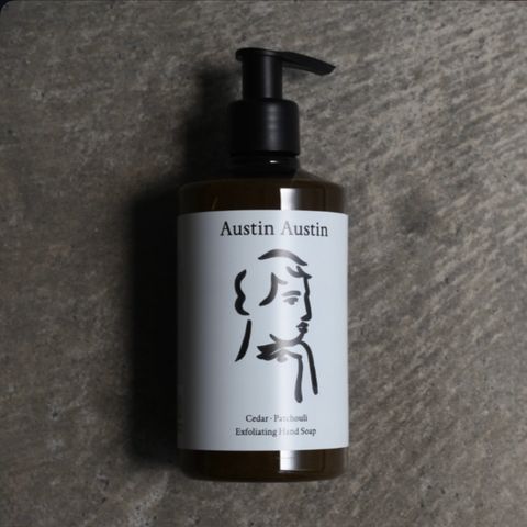 【残りわずか】Cedar & Patchouli Exfoliating Hand Soap(300ml)