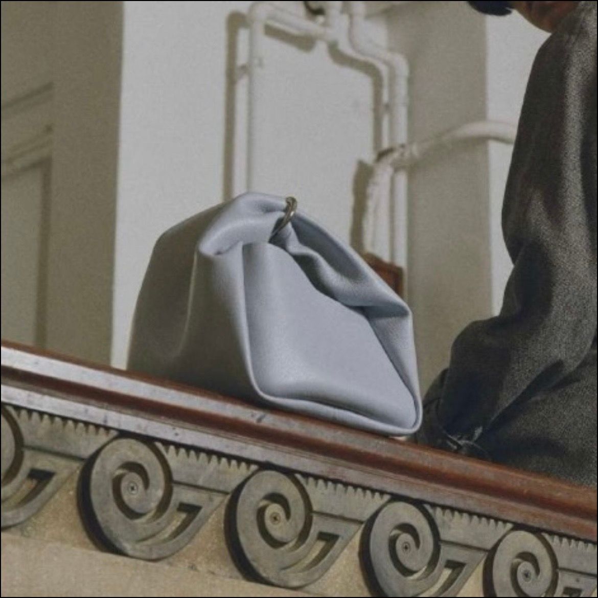 【残りわずか】Cube Ring Muff