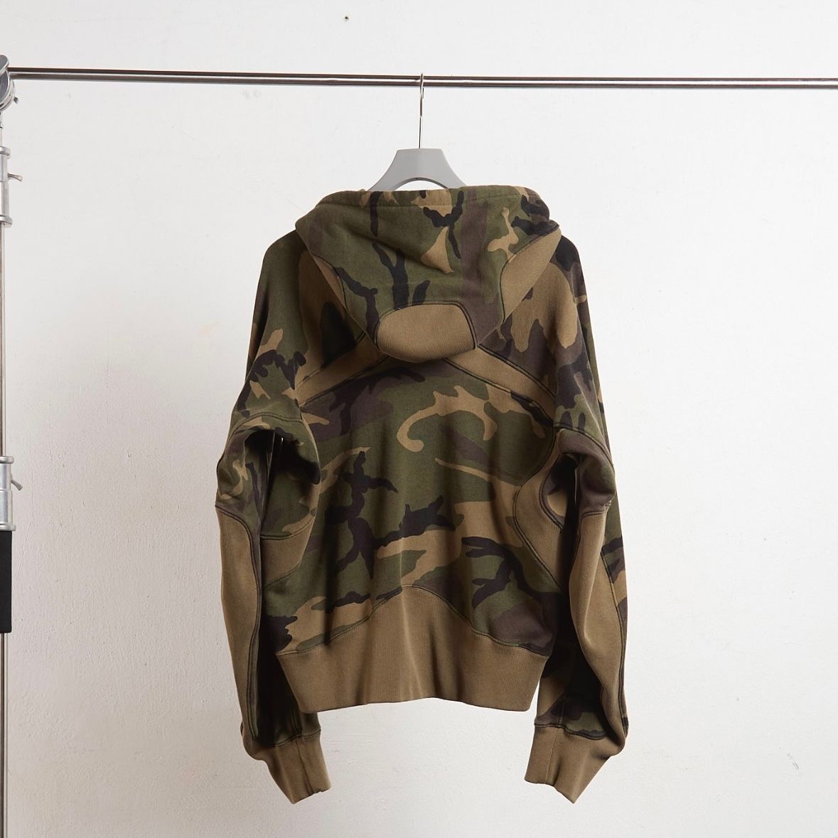 NVRFRGT - 【残り一点】Panelled Zip Up Hoodie | ACRMTSM NVRFRGT - 【残り一点】Panelled Zip Up Hoodie | ACRMTSM