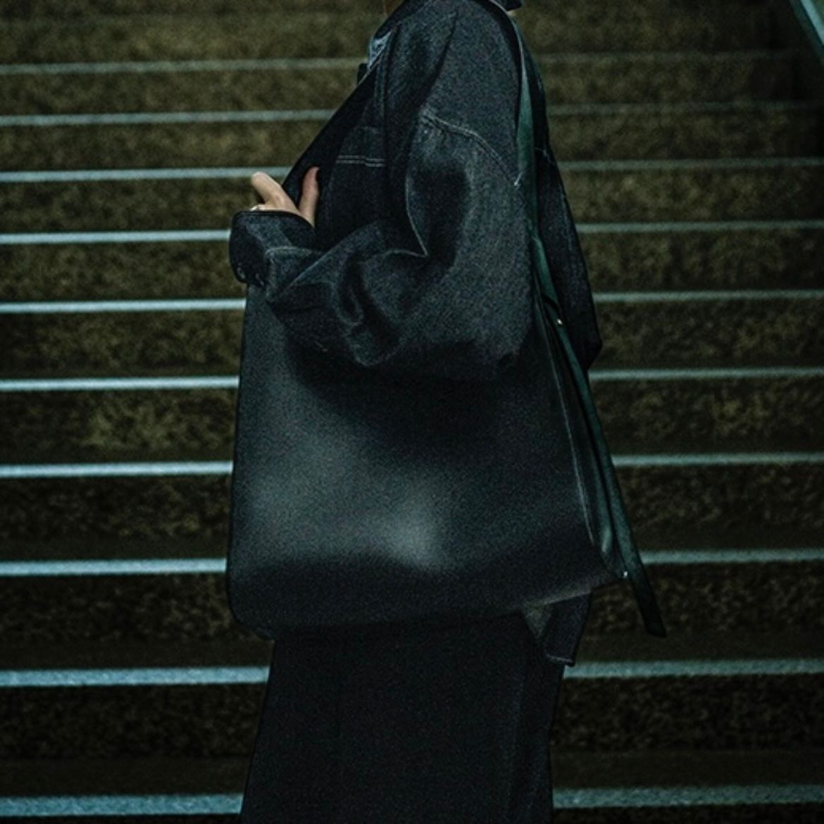 NIL DUE / NIL UN TOKYO - 【残り一点】Curved Leather Tote Bag