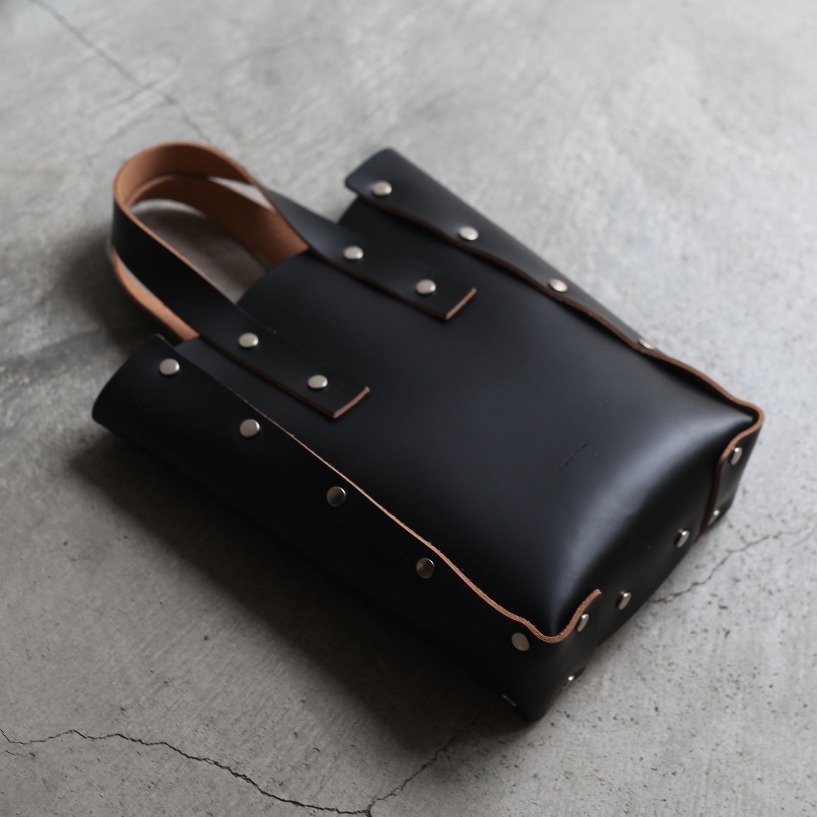 【次回入荷9月下旬予定】Assemble Hand Bag Tall_S(BLACK)
