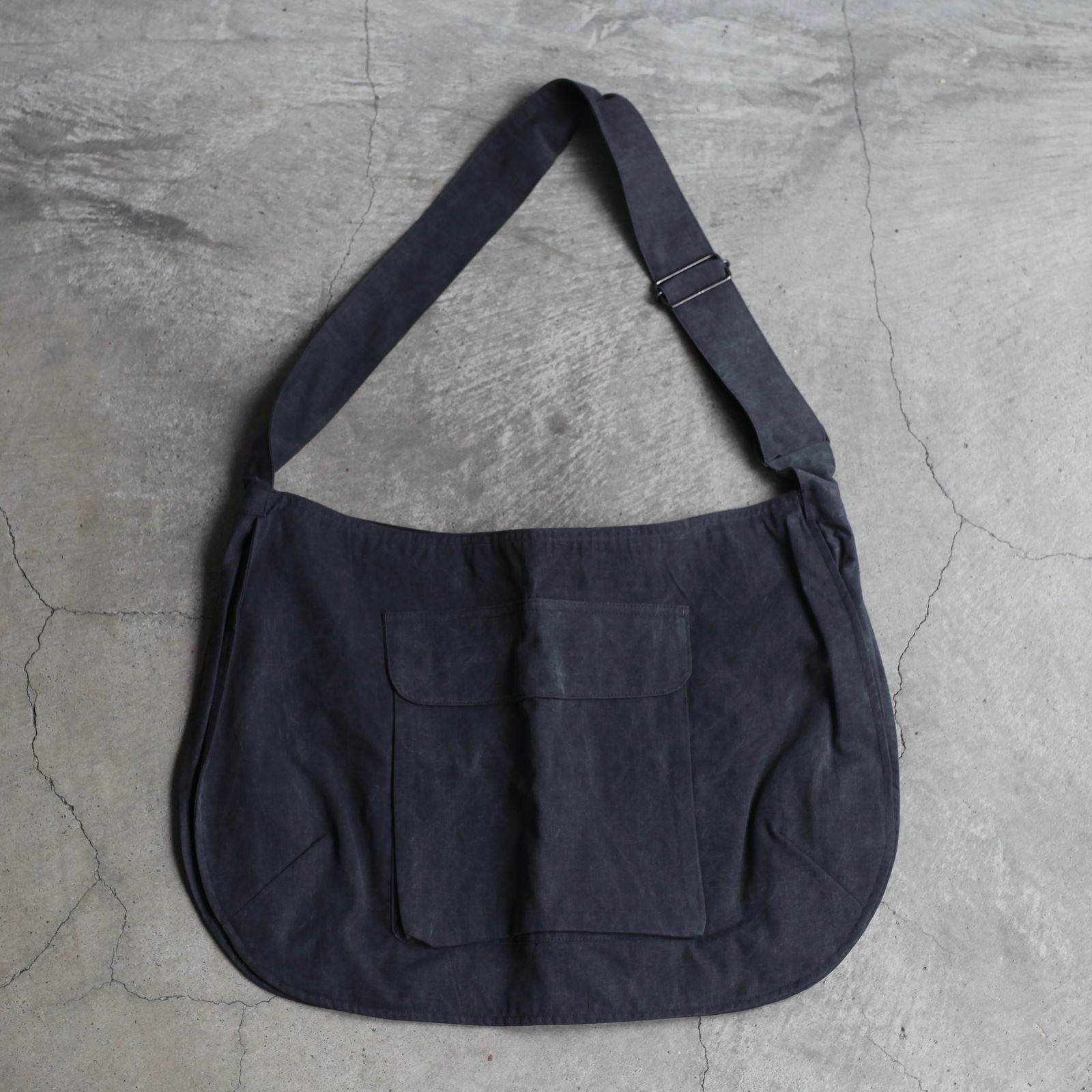 【残り一点】CO/NY ショルダーデイバッグ