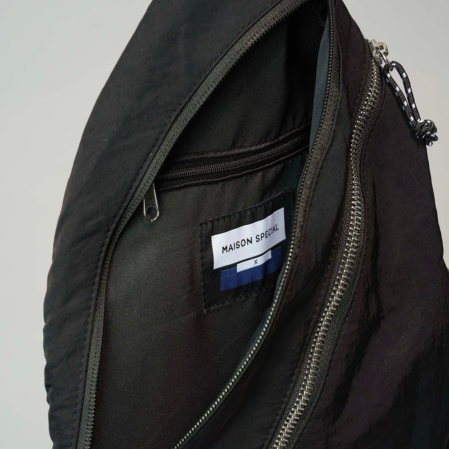 【残り一点】Nylon Sling Mini Bag