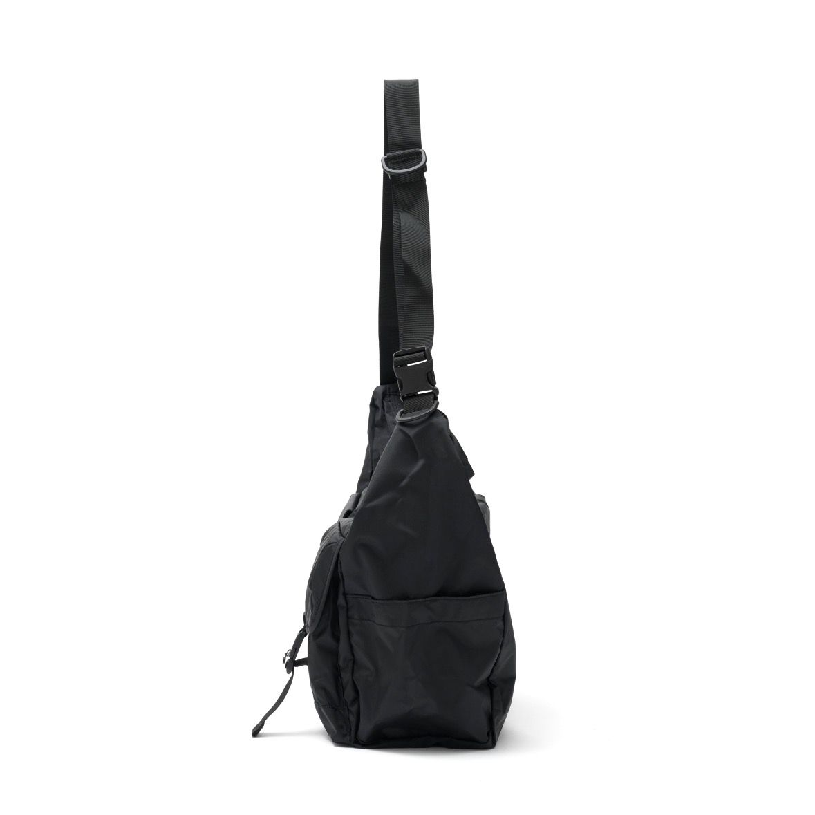 【再販売通知受付可能】3 Pockets Shoulder Bag
