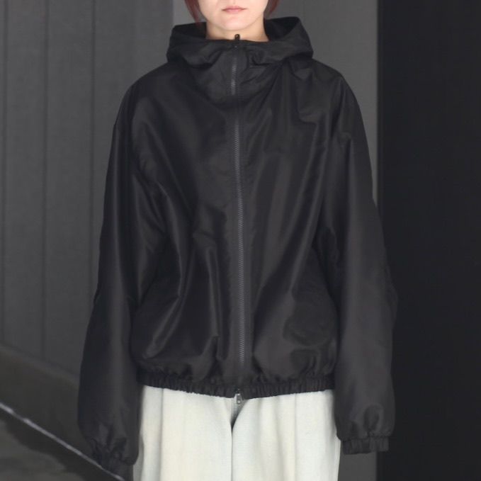 【残りわずか】Pure Silk Tafta Shirred Zip Hood Jacket