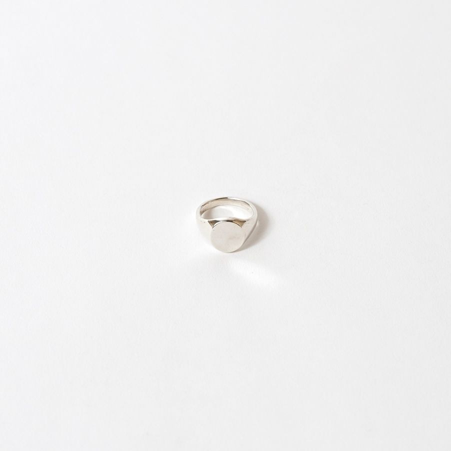 【お取り寄せ注文可能】Oval Sygnet Ring(WHITE)