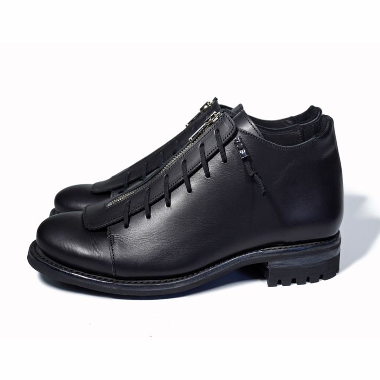 レザー種類 : ITALIAN VACHETTA - SMOOTH (BLACK)
※商品ページ画像のレザー及び、仕様はサンプルとしてご覧ください。