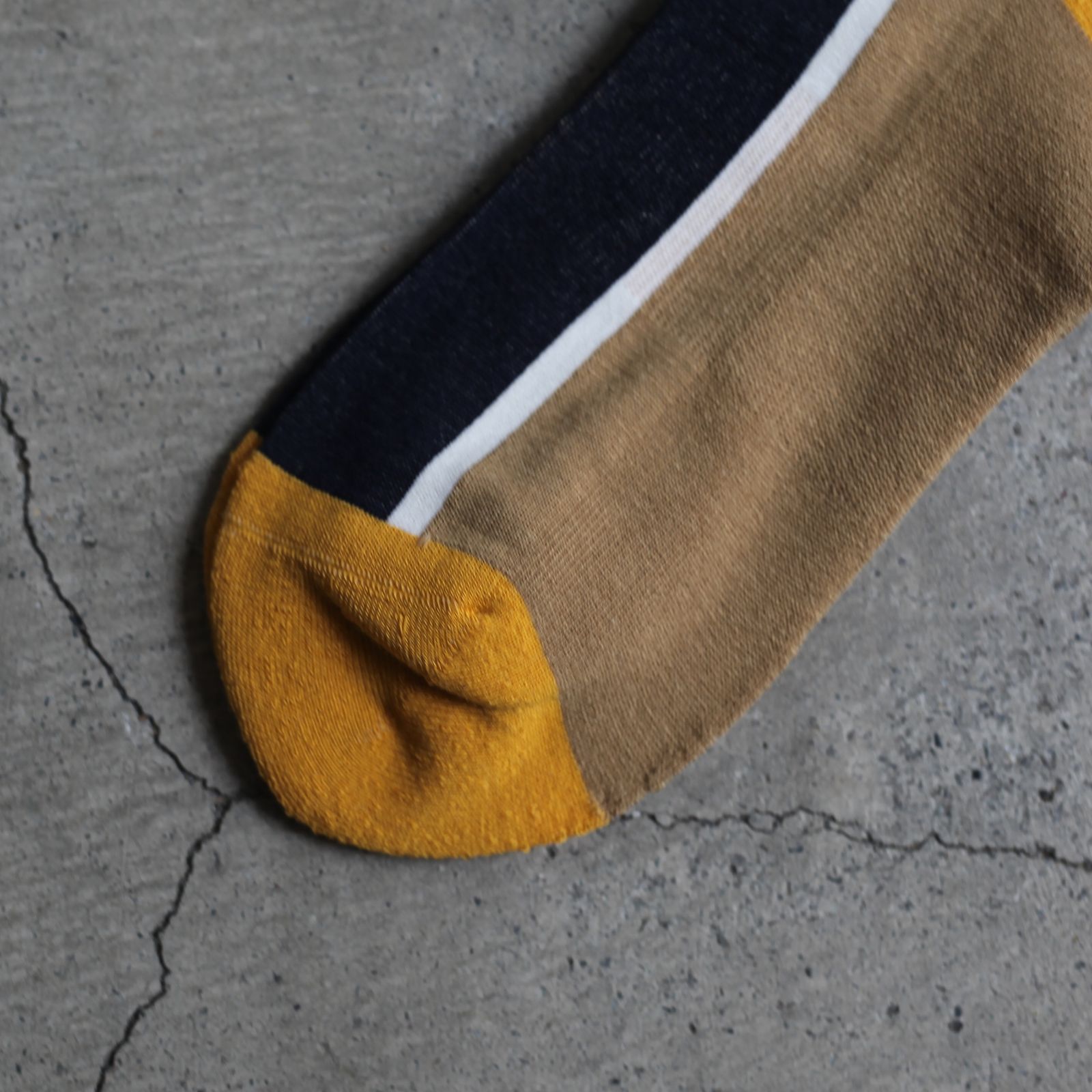 【残りわずか】Center Line Socks