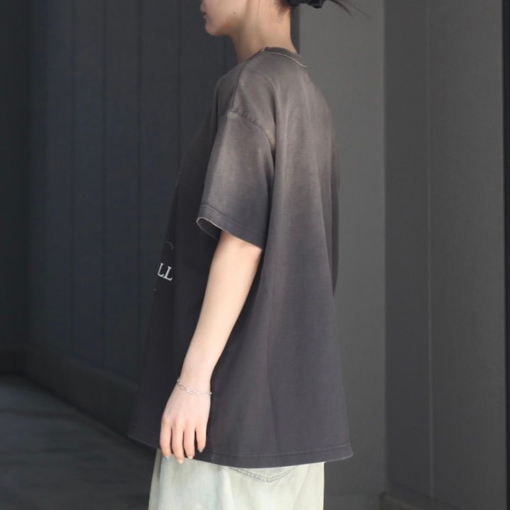 【残りわずか】"Button Eye Doll" Sunburn H-S Tag Tee