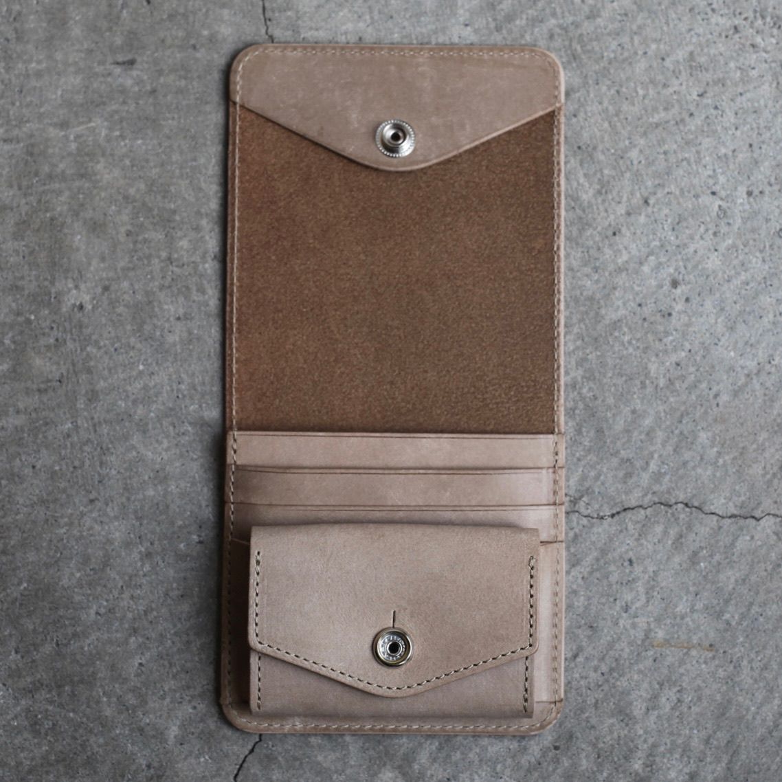 【再販売通知受付可能】Vertical Wallet(IVORY)
