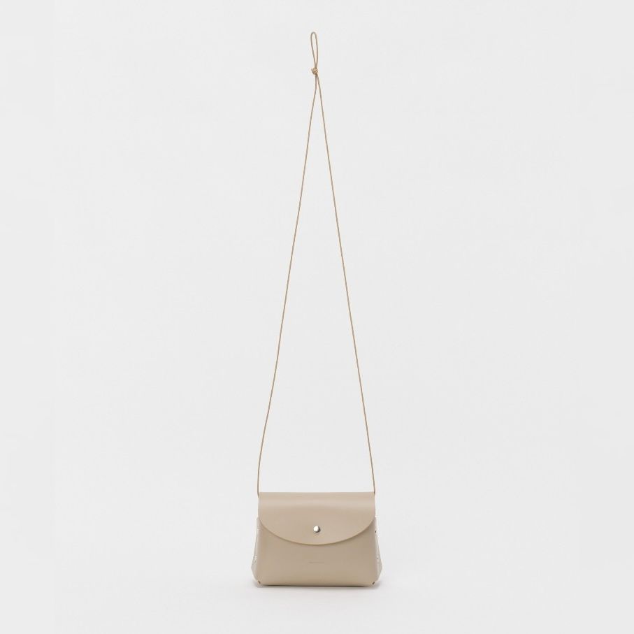 【次回入荷9月下旬予定】Assemble Borsetta Wide(BEIGE)