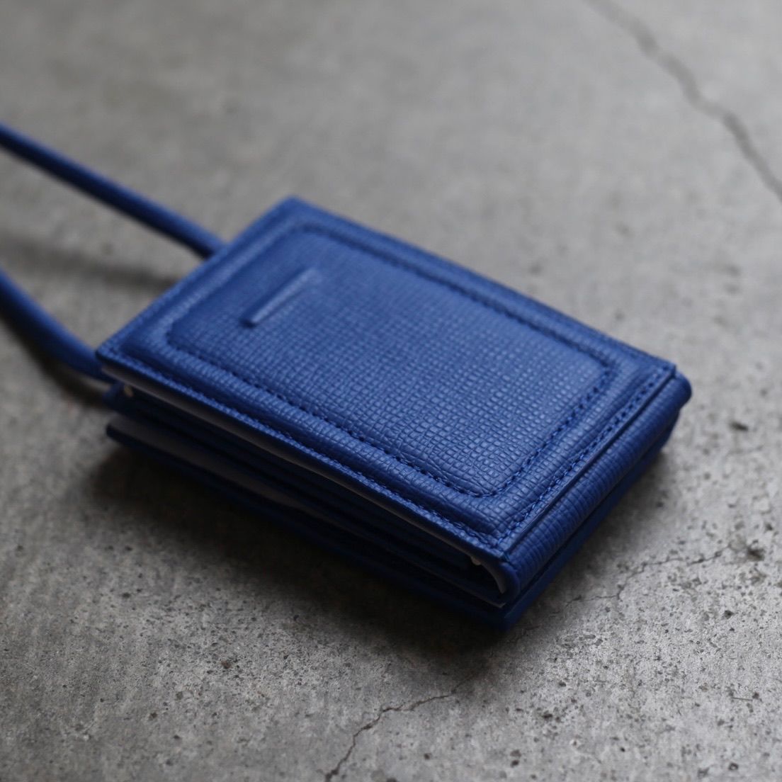 【残り一点】レザーストラップ付ウォレット(LAPIS BLUE)