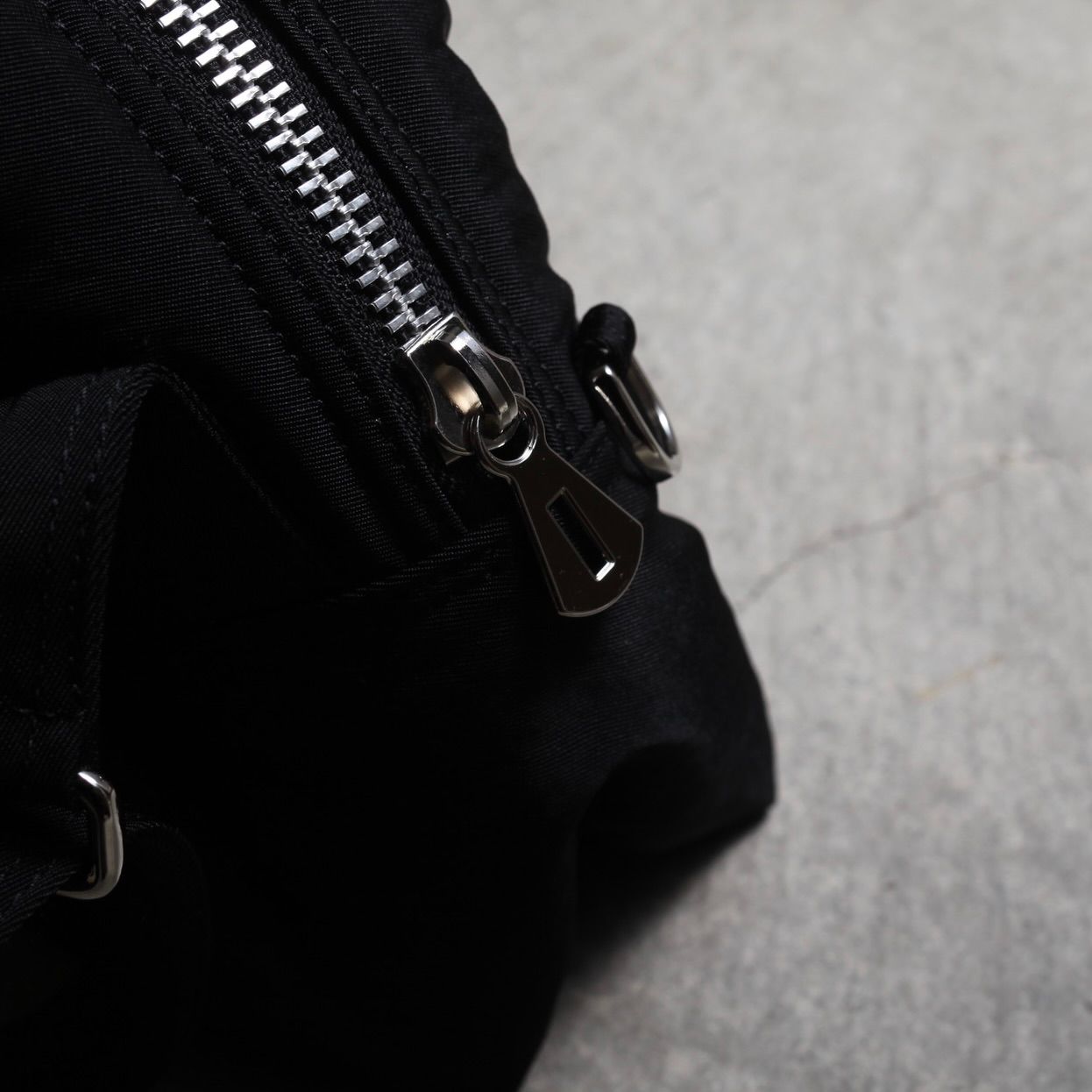 【再販売通知受付可能】Annie Puffer Mini Madison Bag(CERATO BRIGHT)