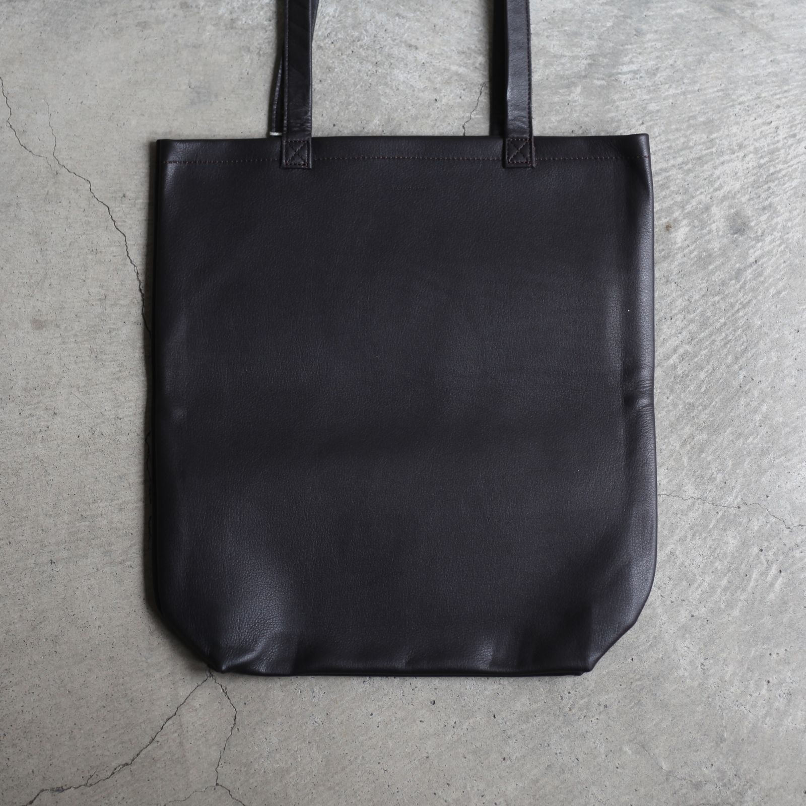 【再販売通知受付可能】Cow Bag_M(CHOCO)