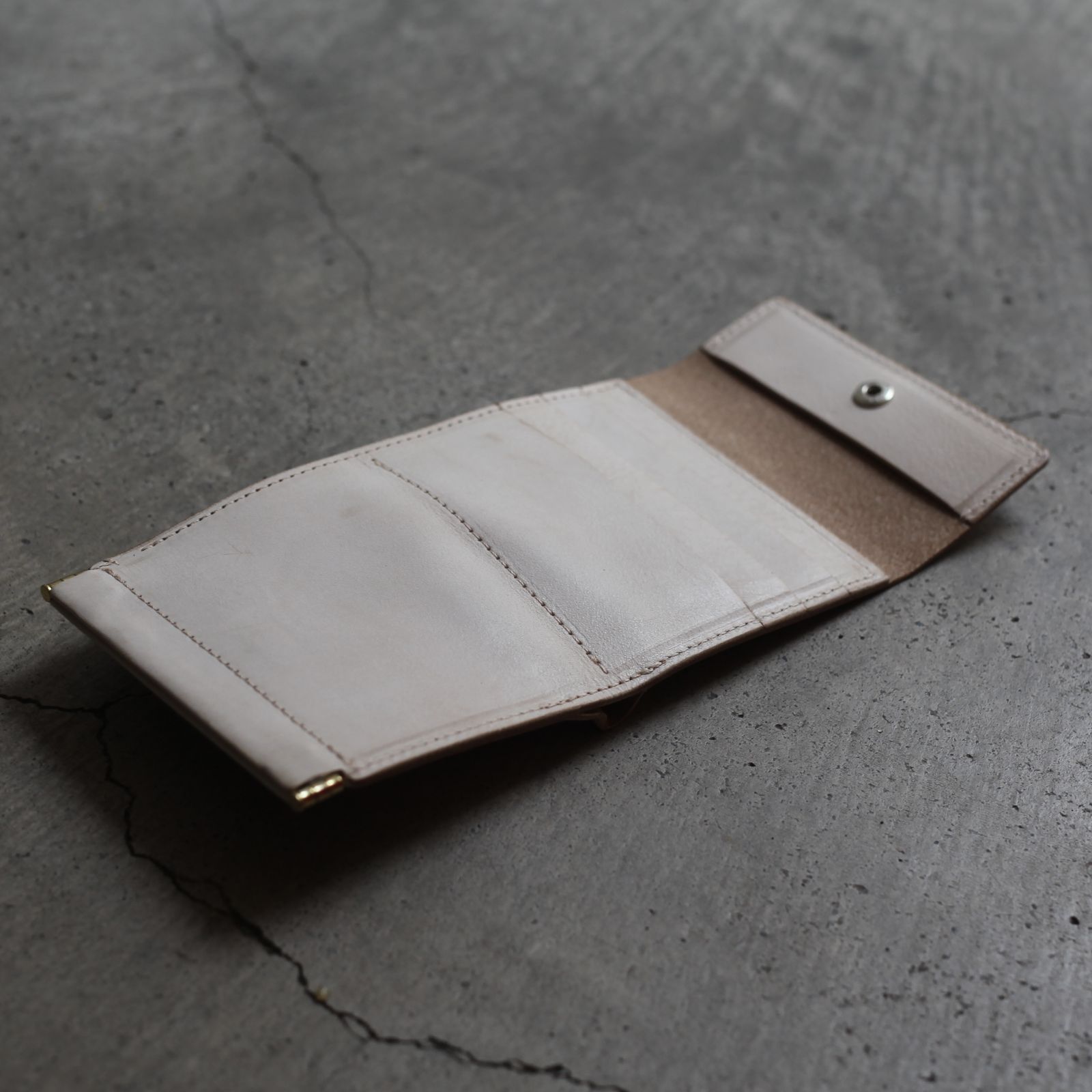 【再販売通知受付可能】Clasp Wallet(IVORY)