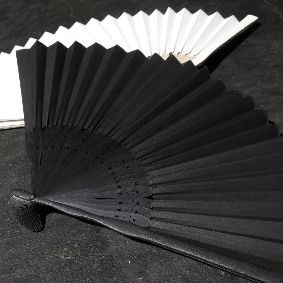 【お取り寄せ注文可能】Leather Sensu(WHITE)