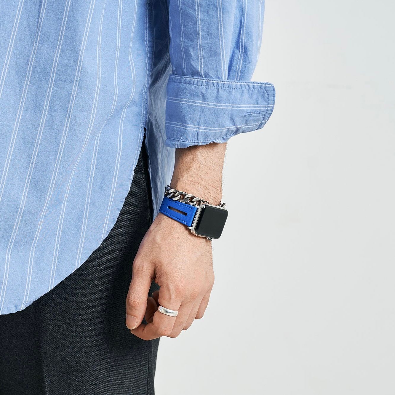 【残り一点】レザーハイブリッドバンドDバックル for Apple Watch(LAPIS BLUE)