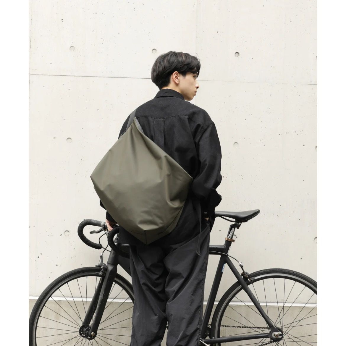 【残りわずか】Nylon Messenger Bag