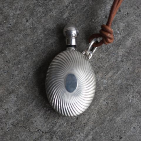 【残り一点】Victorian Perfume Bottle Necklace