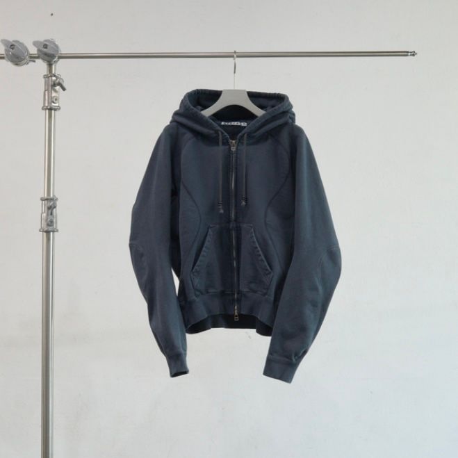 【残りわずか】Paneled Zip Up Hoodie