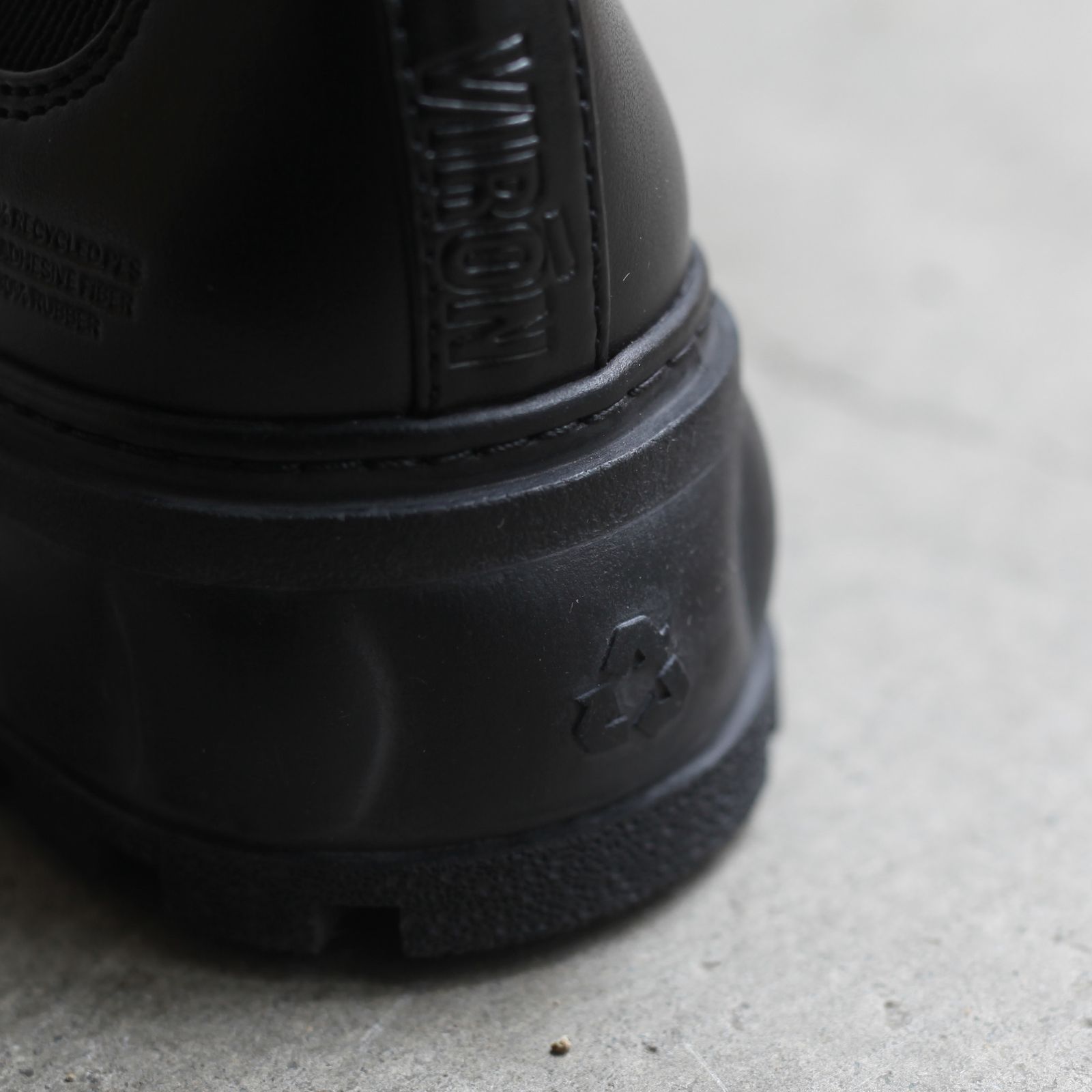 【関税込み】Viron ブラック Paradigm ブーツ Virón Black Paradigm Boots - ShopStyle