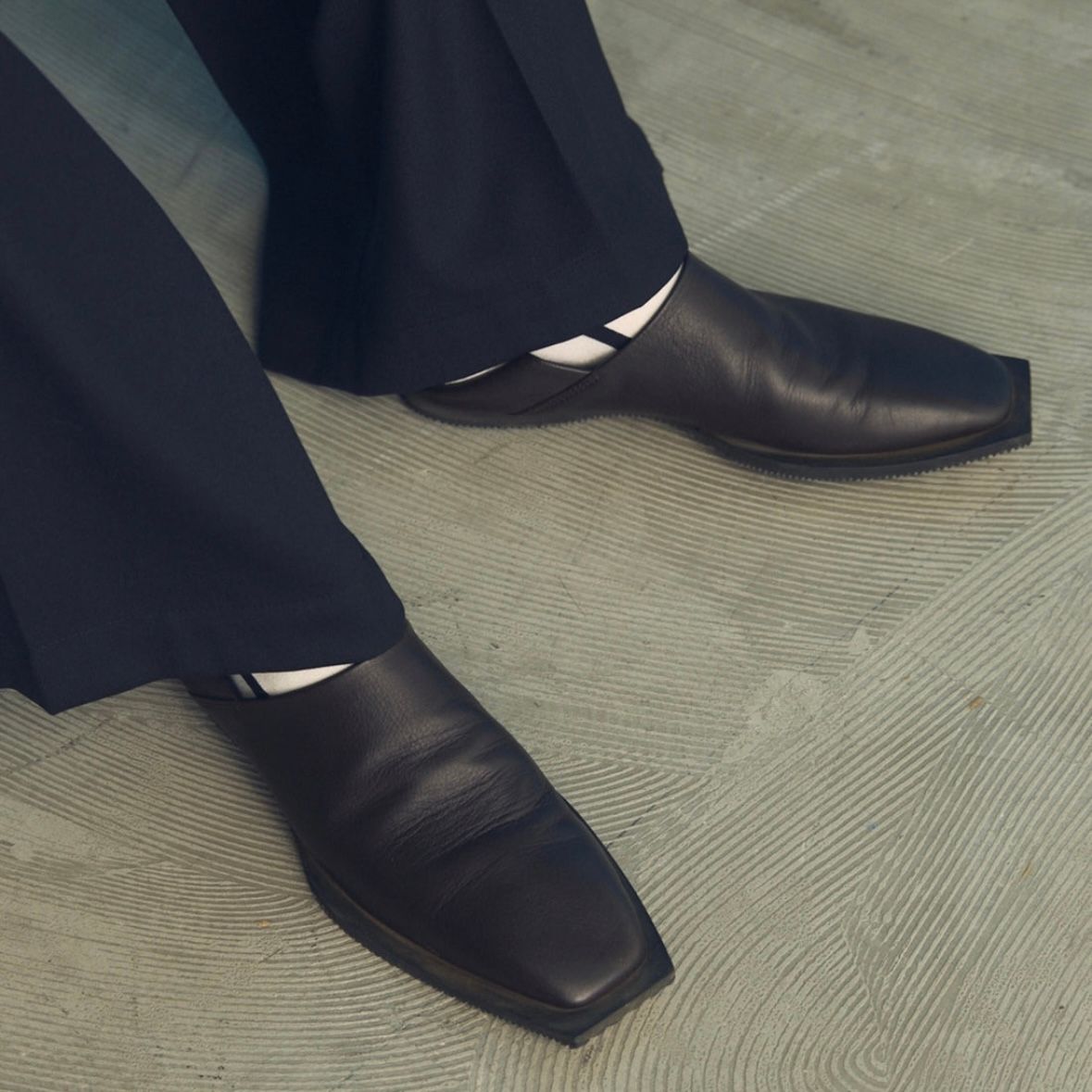 【残り一点】Plain Toe With Open Lacing Flat Slip-ons