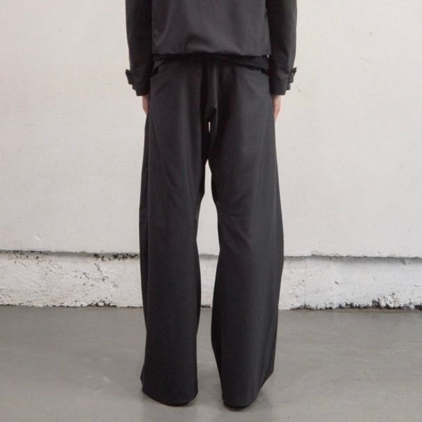 【残り一点】2Tucked Curved Leg Trousers