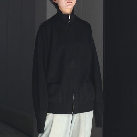 【再販売通知受付可能】Goldencash Zip Up Sweater