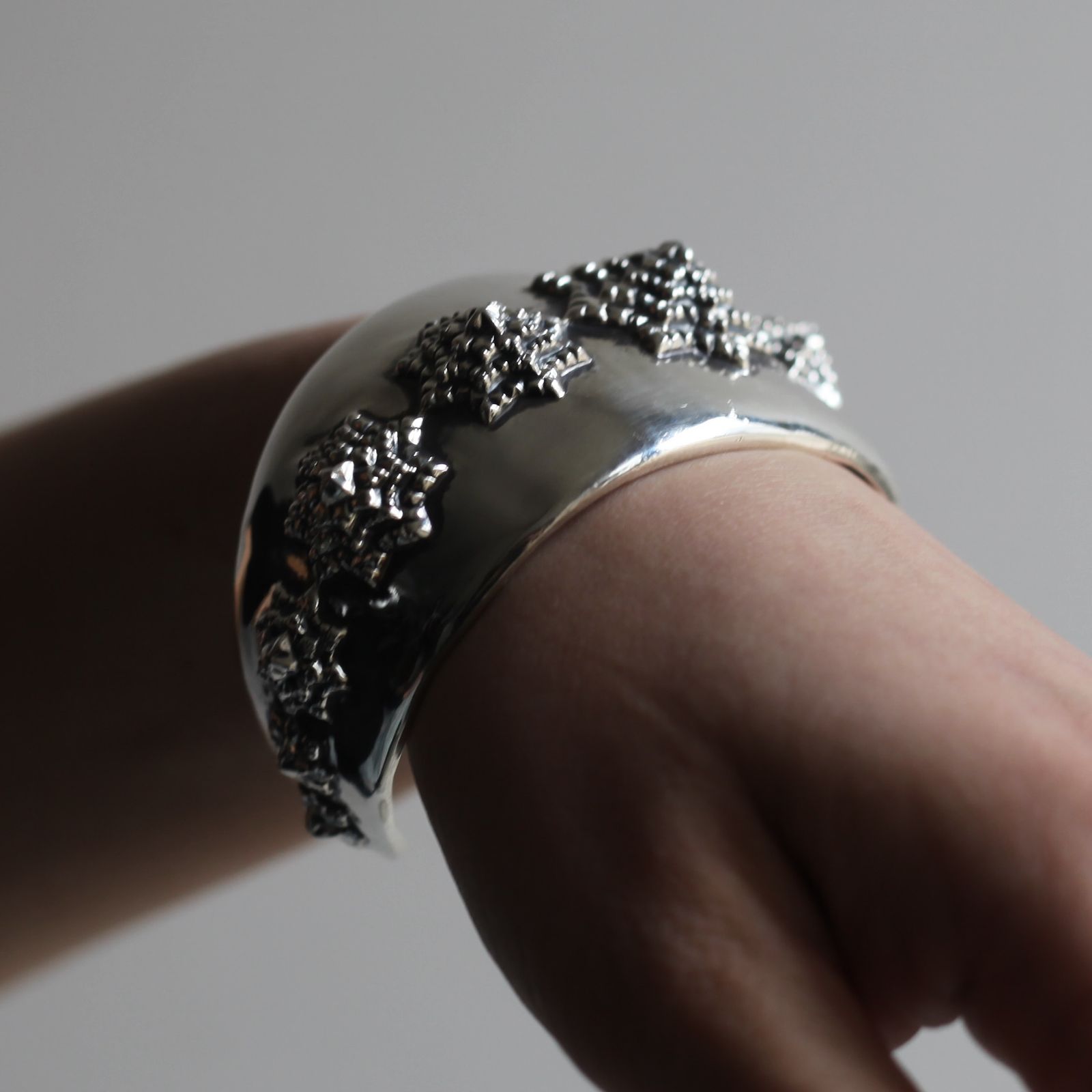 【お取り寄せ注文可能】Flower E Bangle(SILVER)