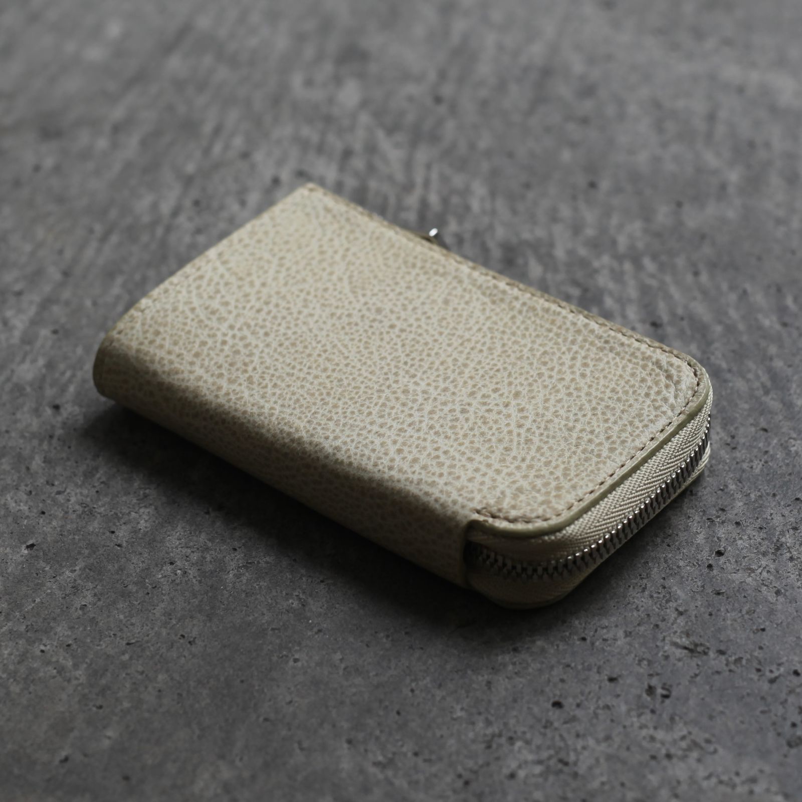 【残りわずか】Cristy Key Card Case(SHIRO)