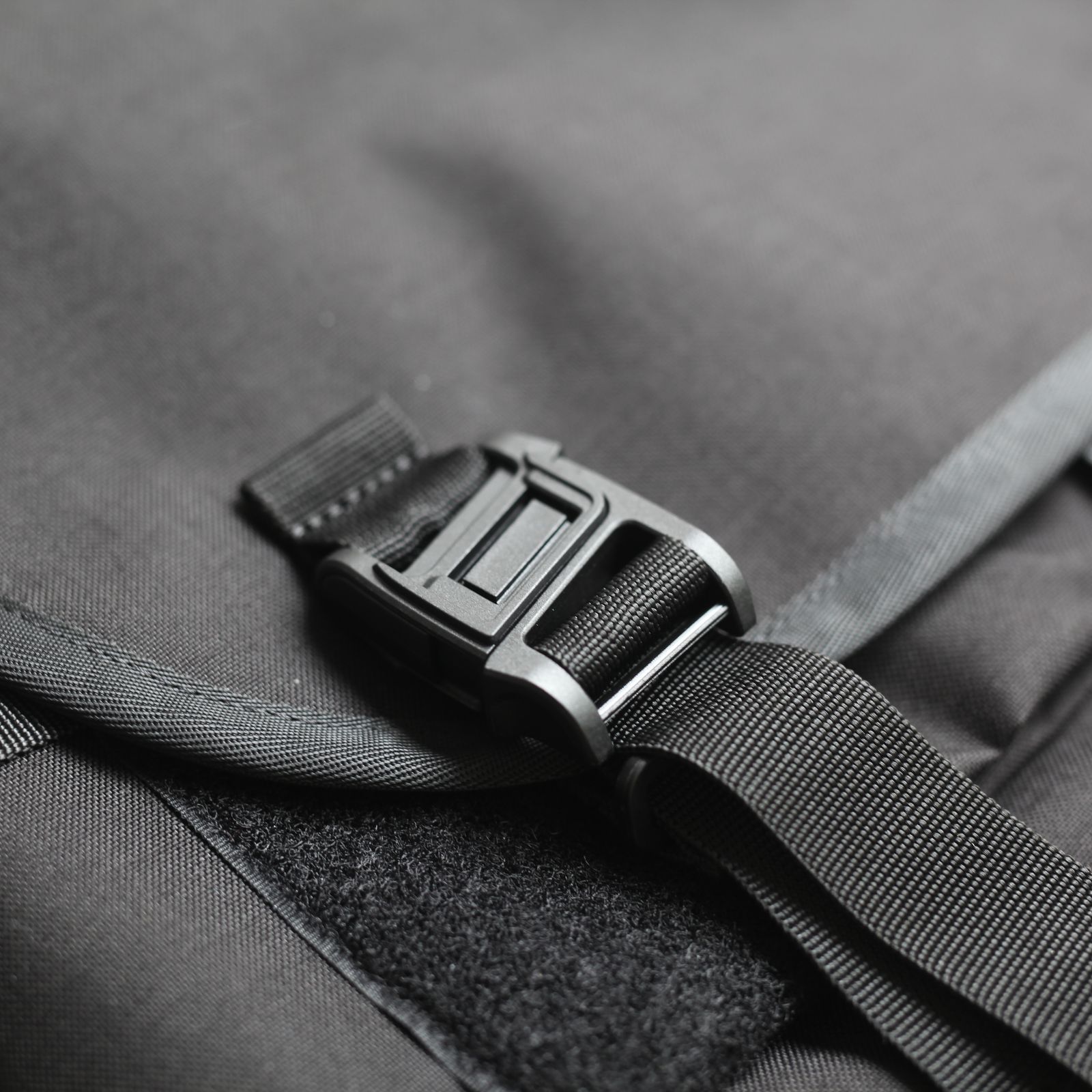 【再販売通知受付可能】Messenger Bag (KINKY)