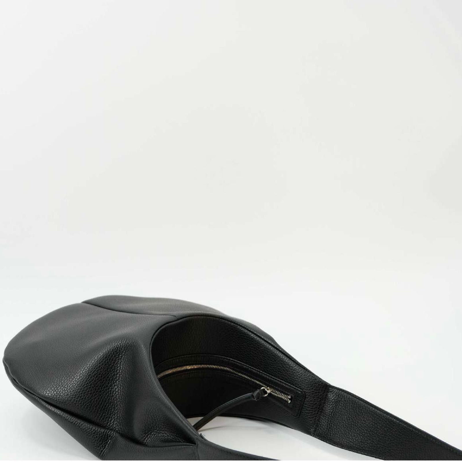 【残りわずか】Round Shoulder