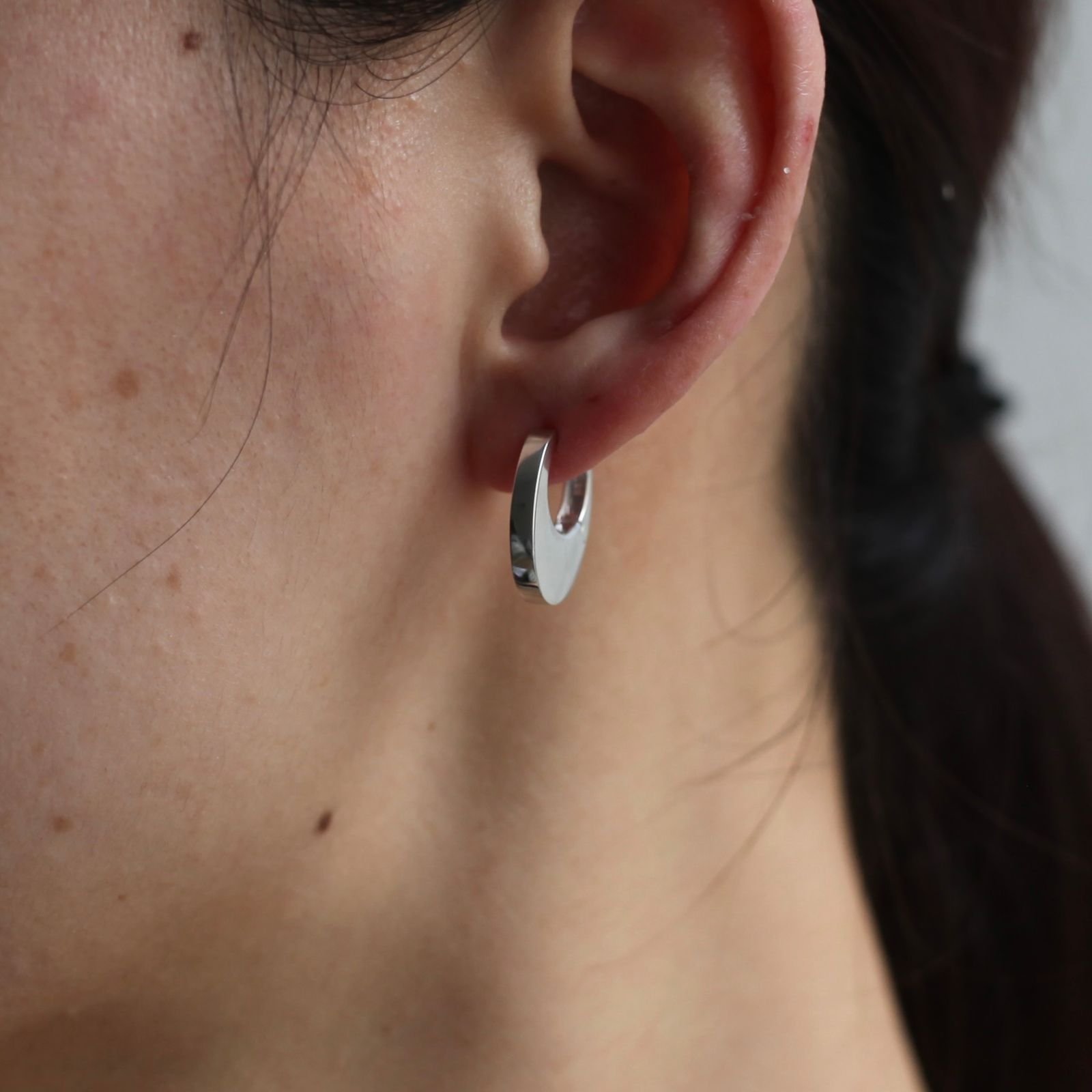 【残り一点】Moon Hoop Earrings