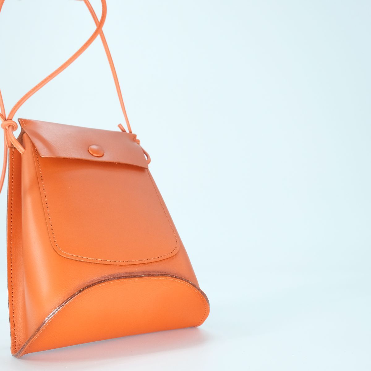 【残りわずか】Bent Pouch