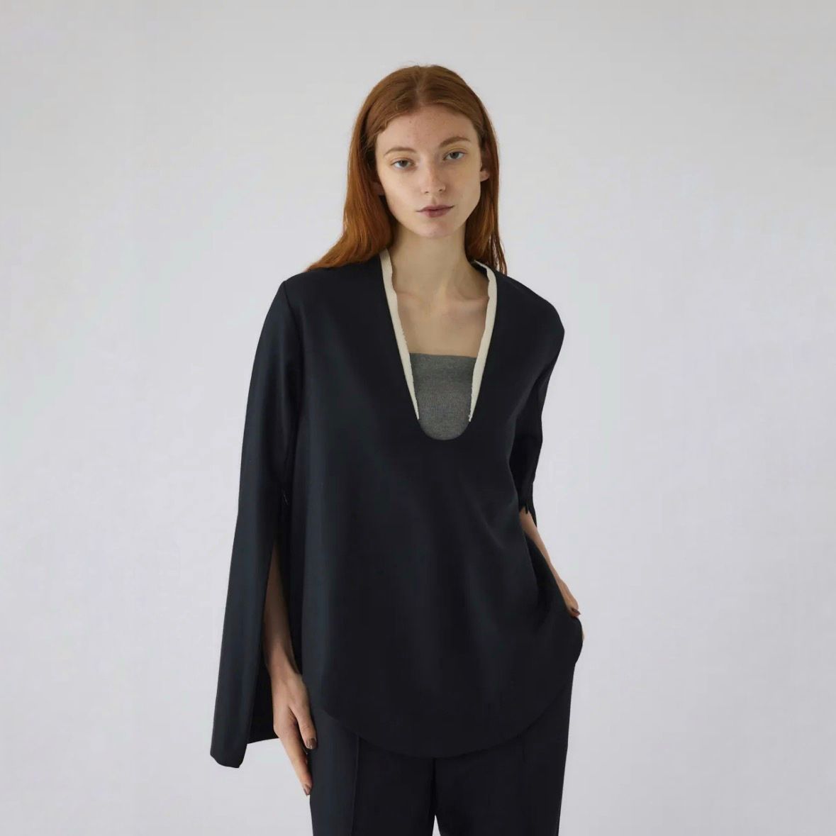 【残り一点】Wool Saxony U Curve Tops