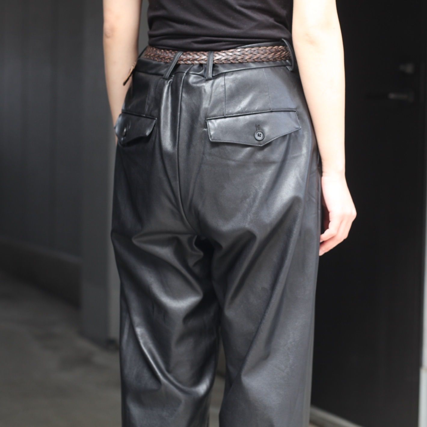 【残りわずか】Fake Leather Trousers - M