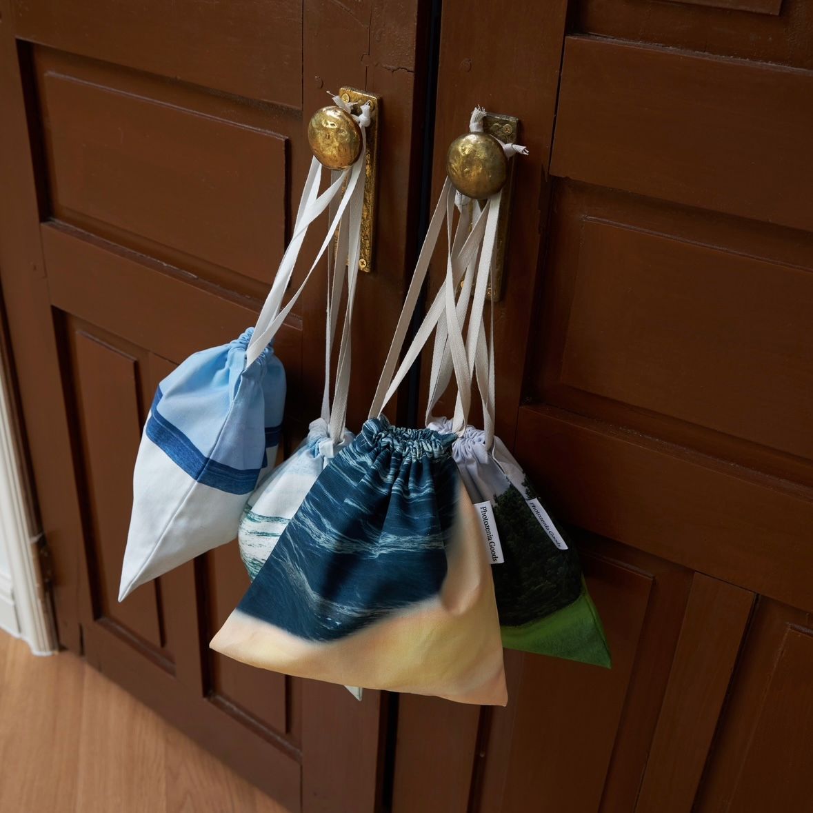 【残りわずか】Gangwondo Snow Ocean Pouch Bag