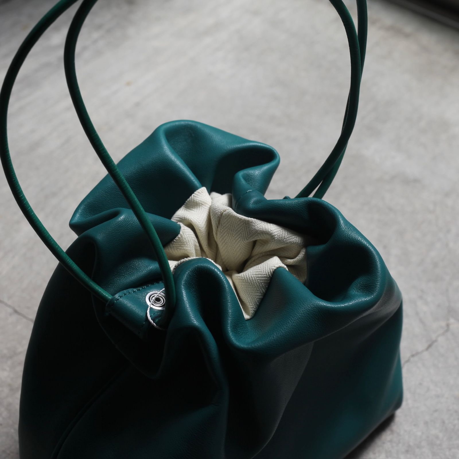【残り一点】French Lamb Drawstring bag MR