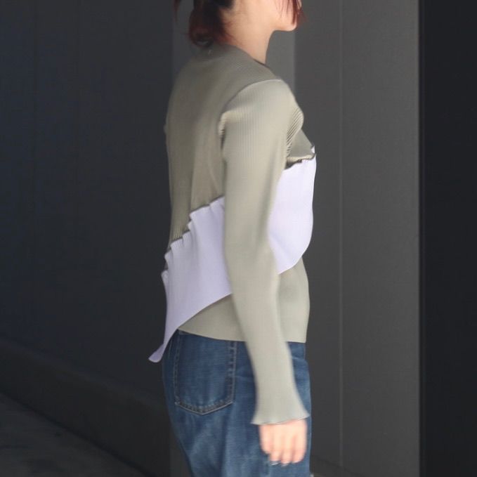 【残り一点】Spiral Wave Long Sleeve Top