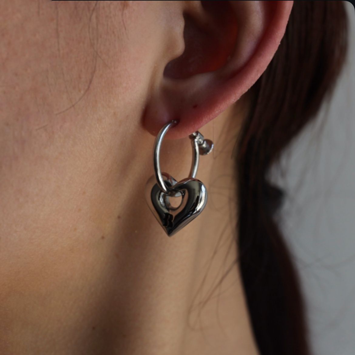 【残り一点】BB Logo Earrings(SILVER_両耳用)
