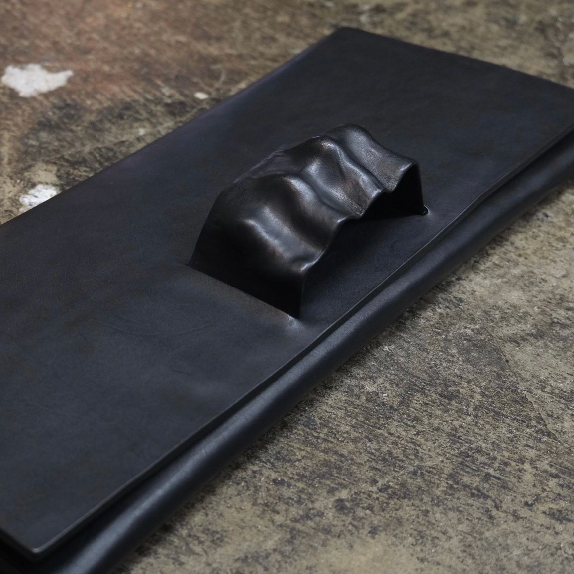 【お取り寄せ注文可能】Scaphoid Clutch Bag