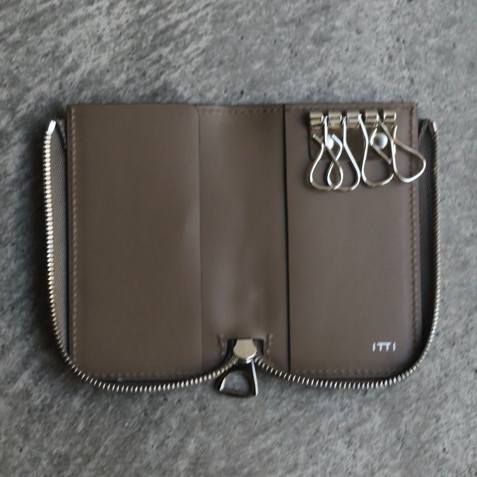 【残りわずか】Cristy Key Card Case(DIPLO FJORD)