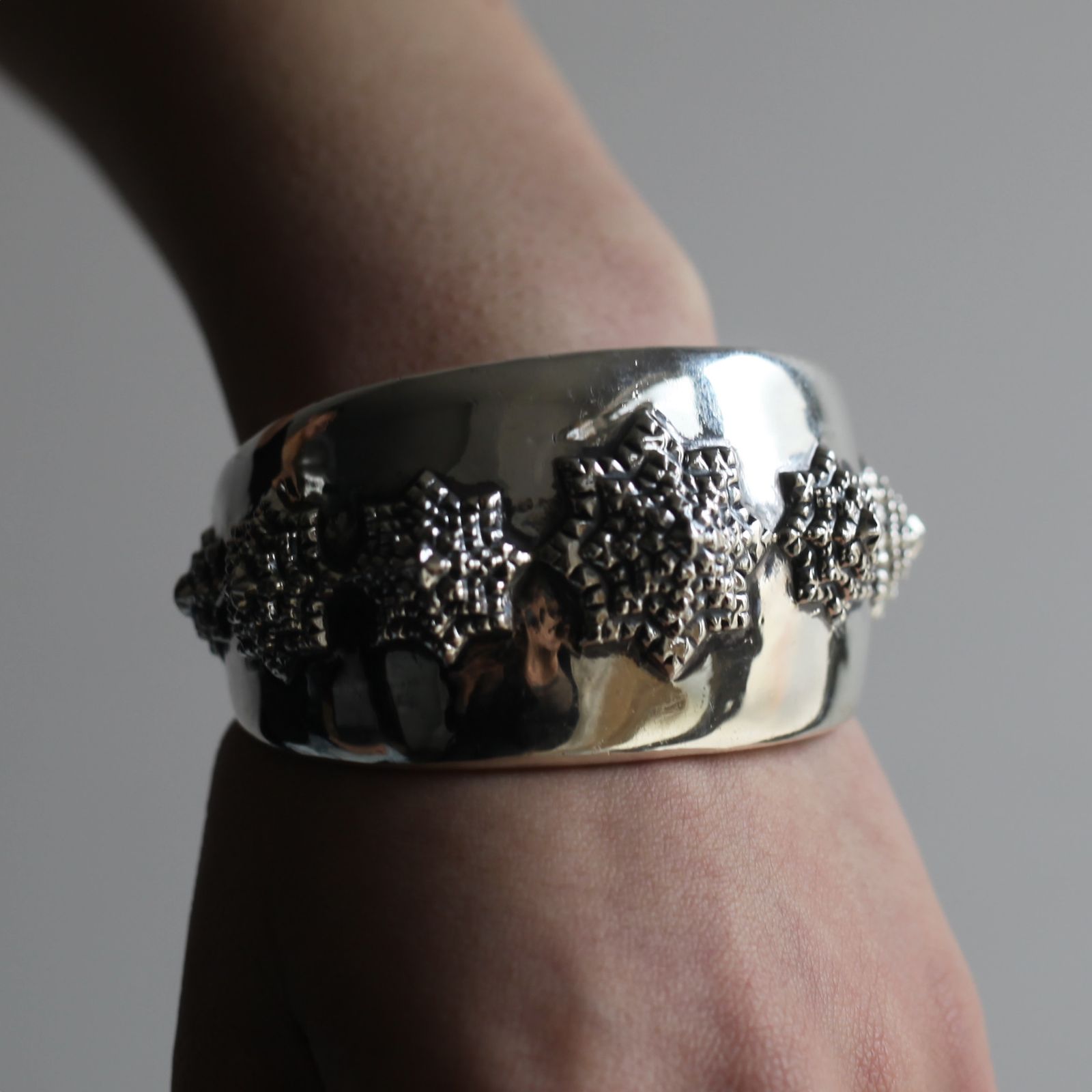 【お取り寄せ注文可能】Flower E Bangle(SILVER)