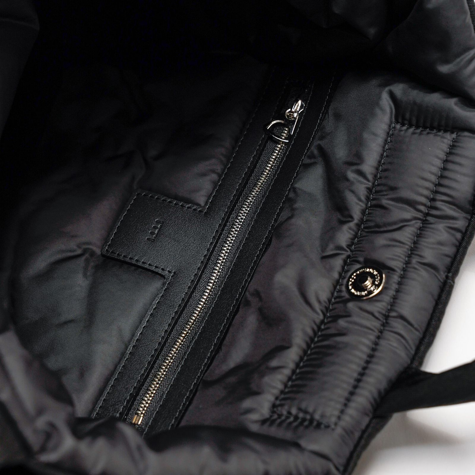 【残り一点】Annie Twisted Helmet Bag(CERATO BRIGHT)