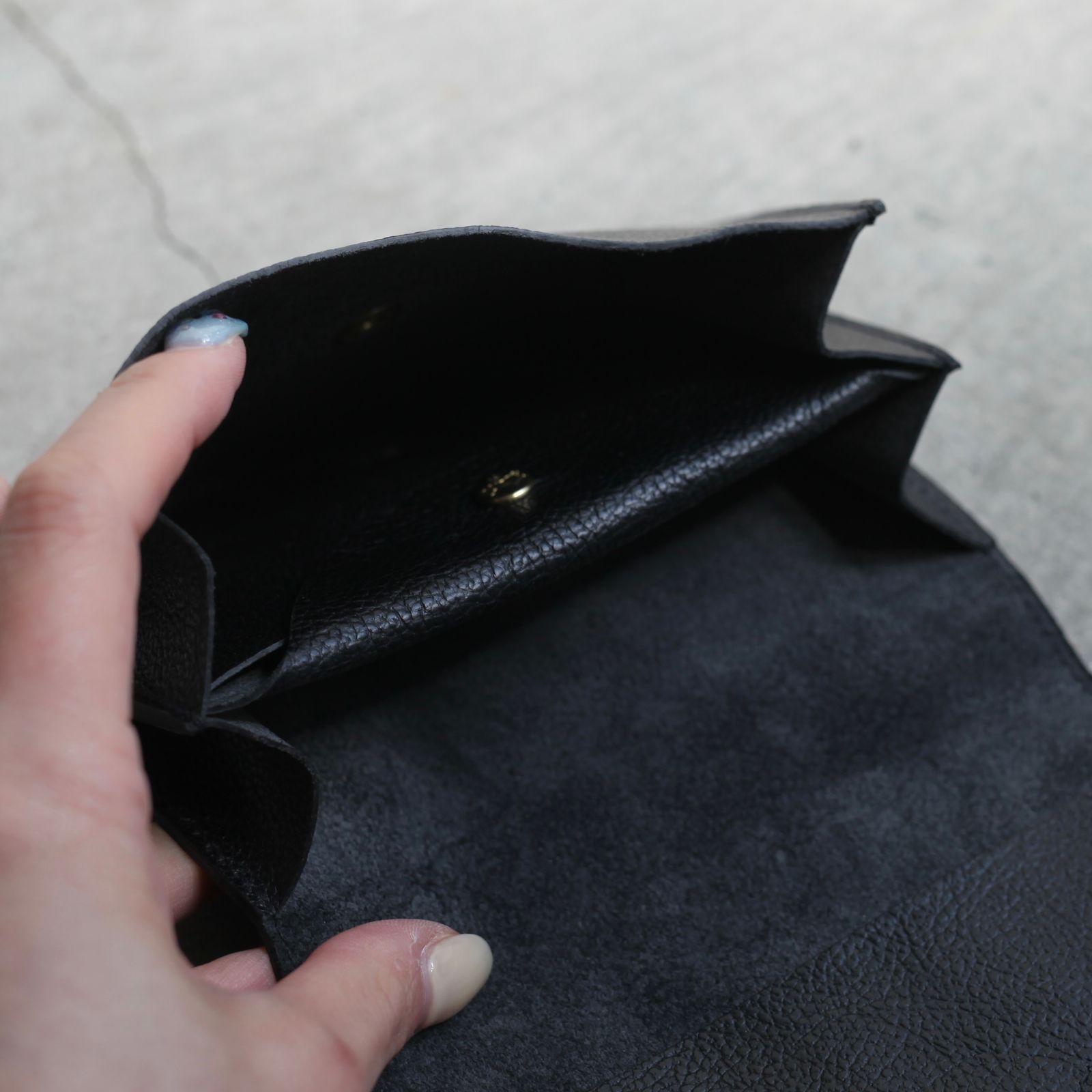 【残り一点】ミディアムウォレット