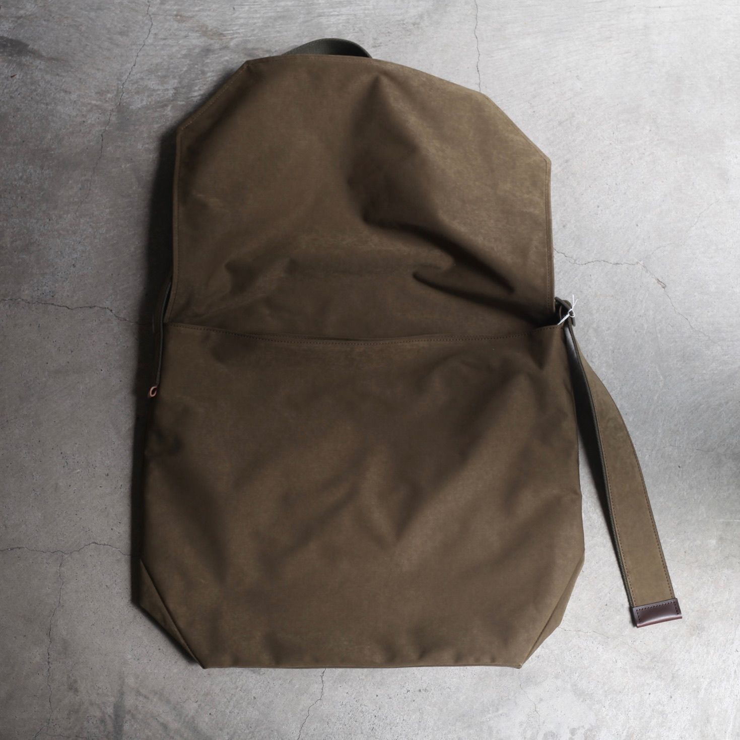 【再販売通知受付可能】Flap Shoulder Big(KHAKI)
