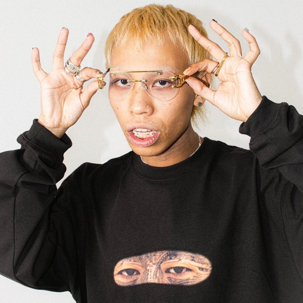 【残りわずか】Eyes L/S Tee
